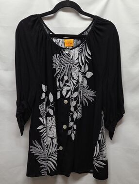Ruby Rd. Black Button-Front Floral Print Tunic Top